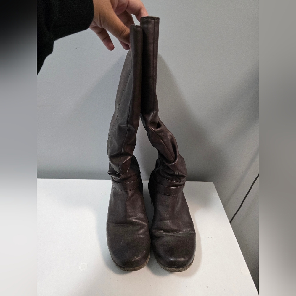 Sz 8 brown tall boots